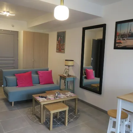 Elegant & Raffine Apartament *